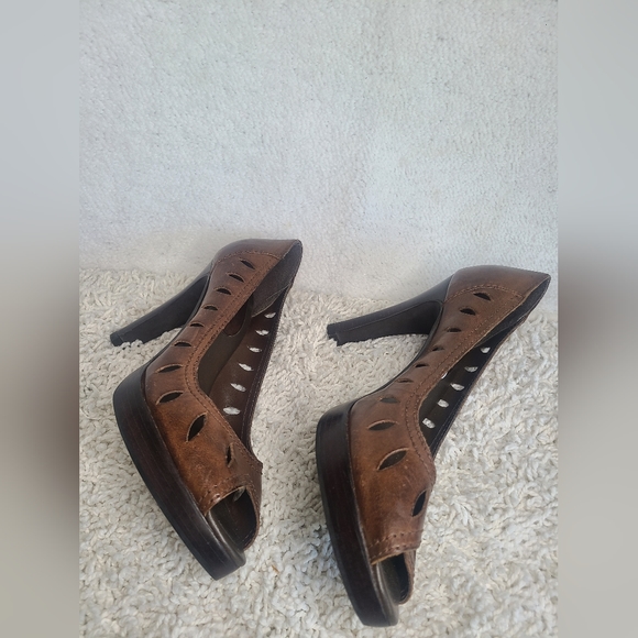 Brown open toe heels - Picture 5 of 9